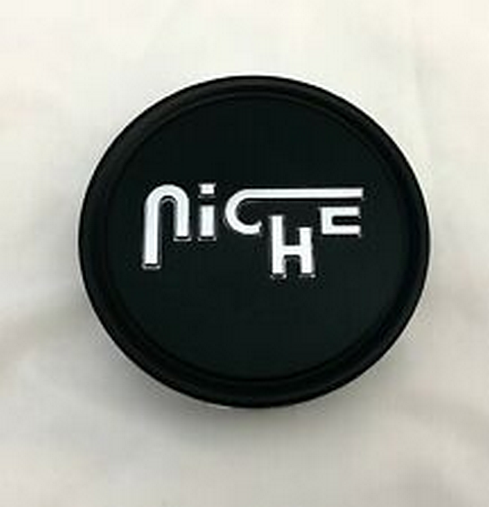 Niche 1PC NICHE 2.95" FLAT CAP-FLT-BLK SILVER LOGO