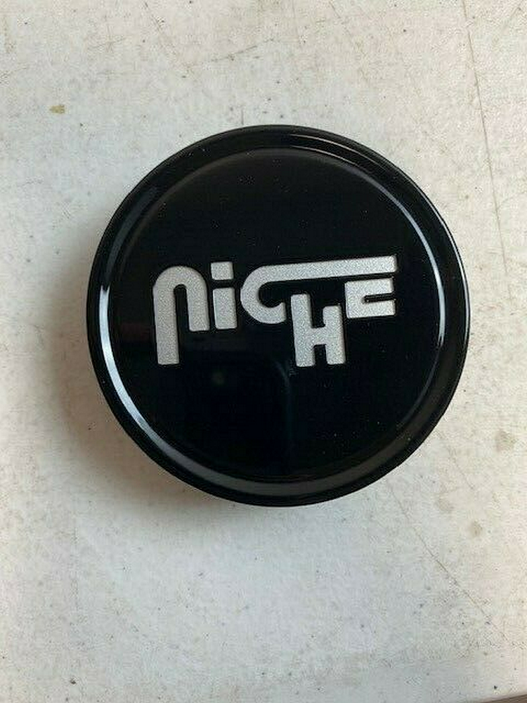 Niche 1PC NICHE 2.95" FLAT CAP-GL-BLK SILVER LOGO
