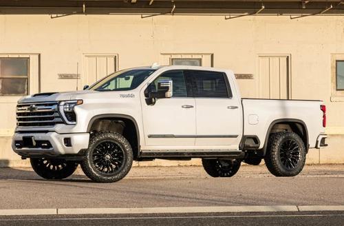 Pro Comp Suspensions 2.5IN 20-24 GM 2500HD 3500HD 4WD LEVELIN